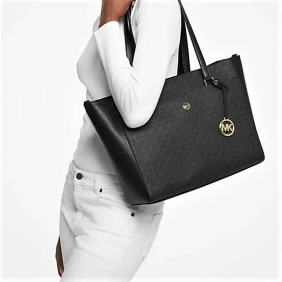 60% OFF NWT Michael Kors Maisie 3-In-1 Tote Pebbled Leather LRG Tote MSRP: $678 - Picture 4 of 12